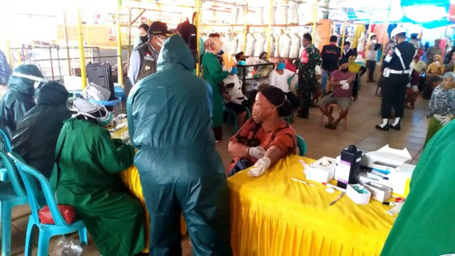 Ada yang Covid-19, Ratusan Pedagang Pasar Tradisional di Kota Parepare Jalani Rapid Test