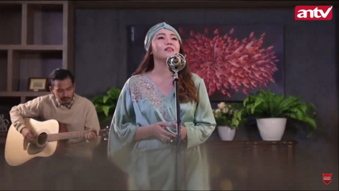 Merdunya Suara Via Vallen Saat Menyanyi 'Aisyah Istri Rosululloh' di Konser Bersatu Melawan Corona (Foto Tangkap Layar Live Streaming antvklik.com)