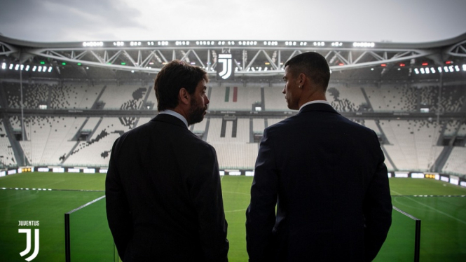Cristiano Ronaldo bersama Presiden Juventus Andrea Agnelli