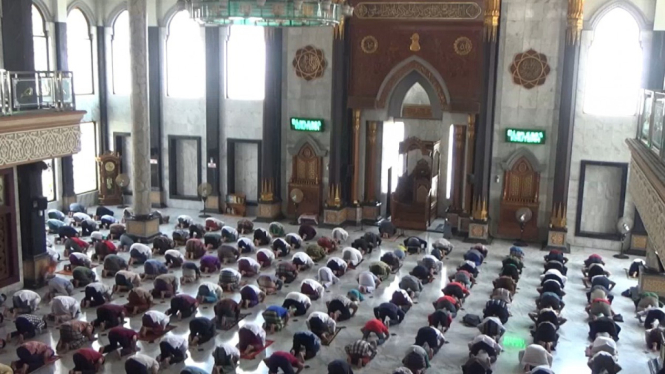 larangan shalat id di masjid