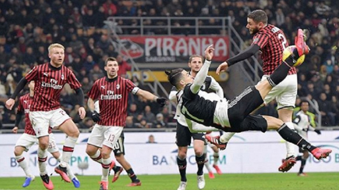 Cristiano Ronaldo Tendangan Salto vs AC Milan