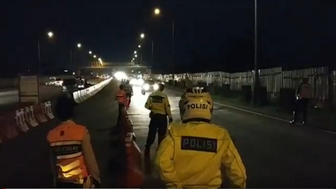 penyekatan di gerbang tol cileunyi