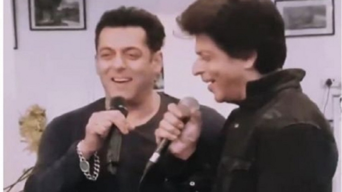 Video Shah Rukh Khan dan Salman Khan Bernyanyi Bersama Beredar Viral (Foto Tangkap Layar Video Instagram)