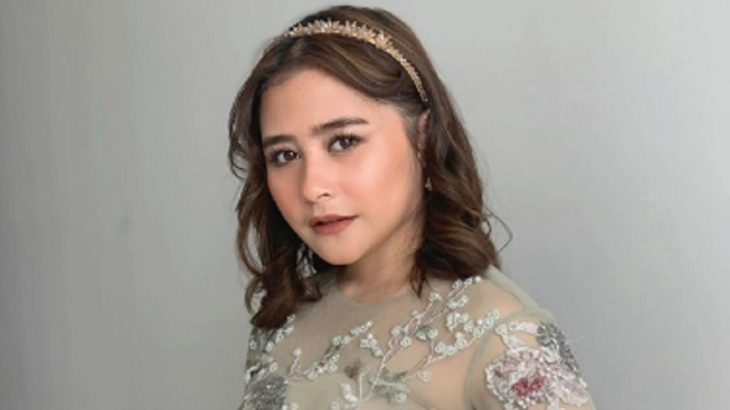 Bangun Rumah Puluhan Miliar di Usia Muda, Prilly Latuconsina Ungkap Rahasianya (Foto: Instagram/@prillylatuconsina96)