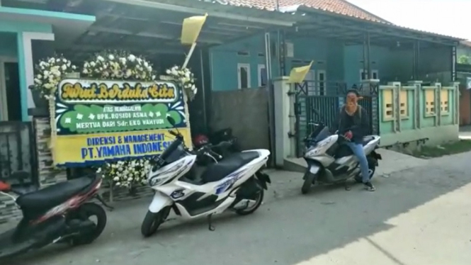 KELUARGA BAWA JENAZAH MINTA MAAF