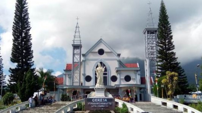 Gereja Katedral Larantuka