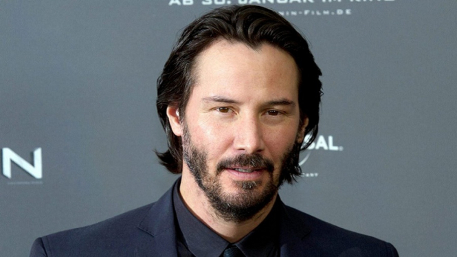 Demi Mengumpulkan Dana Amal, Keanu Reeves Lelang Kencan Online