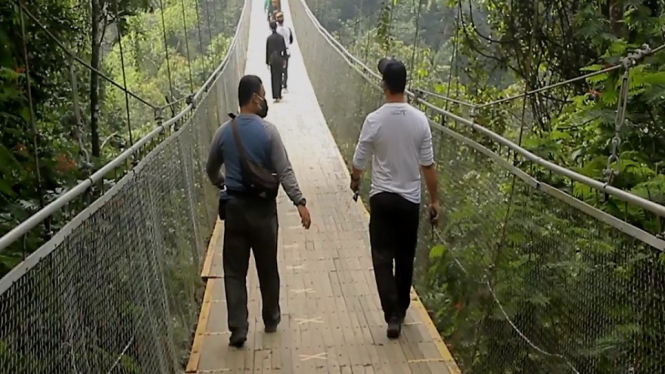 JEMBATAN GANTUNG.SUKABUMI