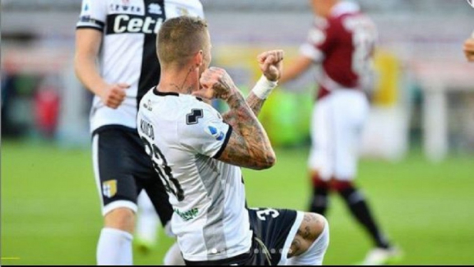 Torino vs Parma 1-1 Gol Balasan Juraj Kucka