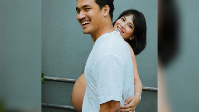 Vanessa Angel Pamer Baby Bump, Netizen Ramai Tebak Jenis Kelamin Bayinya (Foto: Instagram/@vanessaangelofficial)