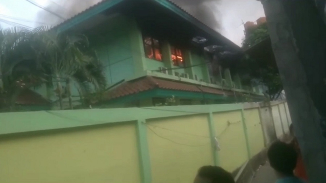 Gedung SMA 100 Cipinang Besar Jaktim Terbakar
