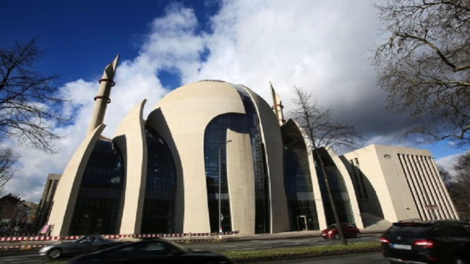 Inilah Keindahan dan Keagungan Masjid Koln Salah Satu yang Terbesar di Eropa (Foto Instagram))
