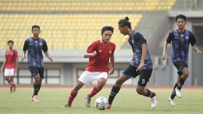 Gelandang muda Persija Jakarta Fiore Rafli Alifasyah di Timnas U-16