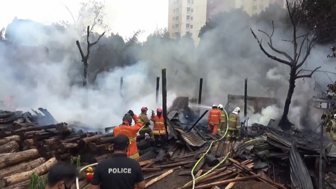 Satu Gudang dan 1 Rumah di Pondok Bambu Jaktim Ludes Dilalap Api