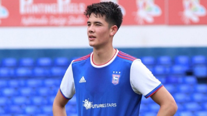 Elkan Baggott, Bek Ipswich Town yang Dipanggil Timnas Indonesia U-19 (Foto: Instagram)