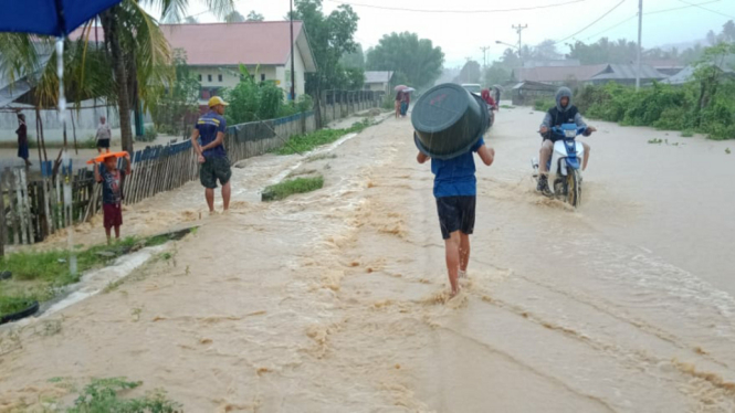 Banjir mulai surut di 3 desa Kabupaten Parigi Moutong, Provinsi Sulawesi Tengah. (Foto: BNPB)