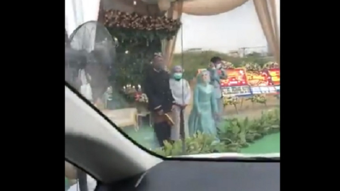 Video Viral Pernikahan Drive Thru, Seperti Ini Solusi Nikah di Tengah Pandemi (Foto Tangkap Layar Video Twitter)