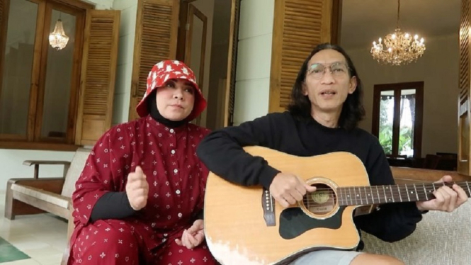 Lagu Baru Melly Goeslaw Semangati Fans untuk Melewati Masa Sulit 2020 (Foto Instagram)