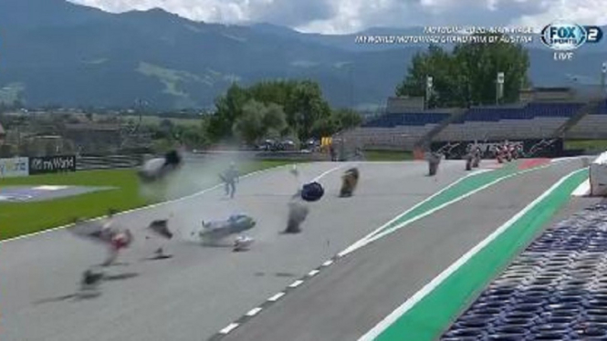 Andi Farid Izdihar Kecelakaan hebat di GP Moto2 Austria