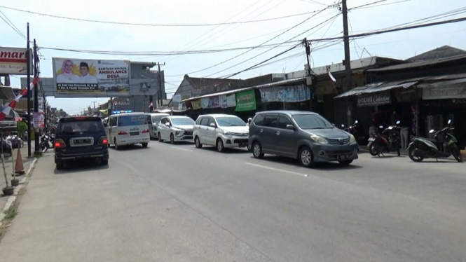 KENDARAAN MERAYAP DI ANYER.BANTEN