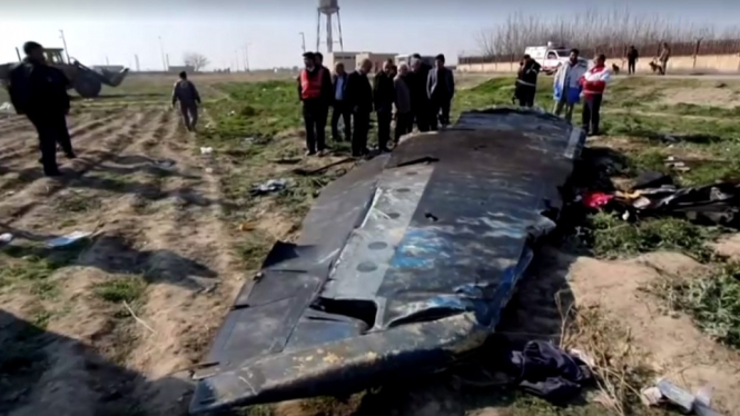 pesawat ukraina jatuh