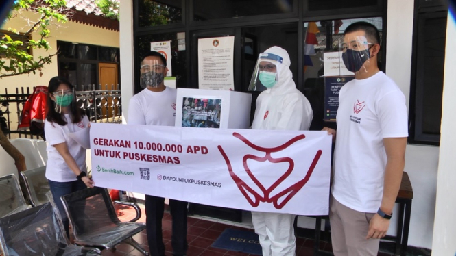 Program Bantuan Sepuluh Juta APD Diberikan BeniBaik.com di Puskesmas DKI Jakarta (Foto ANTV-Ahmad Djunaidi)