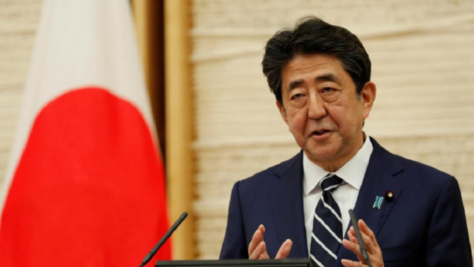 pm shinzo abe reuters