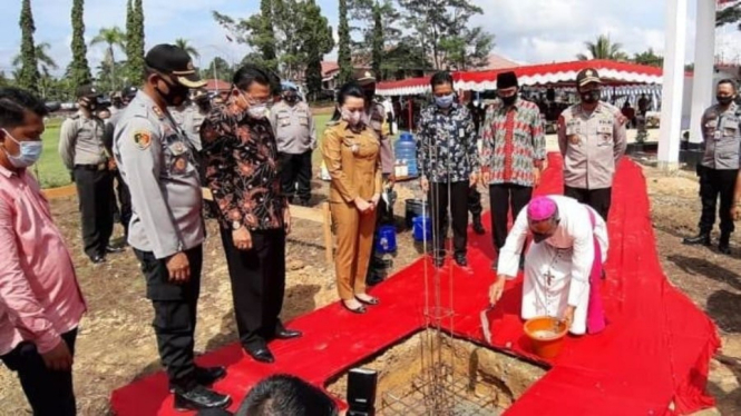 Peletakan Batu Pertama Mesjid