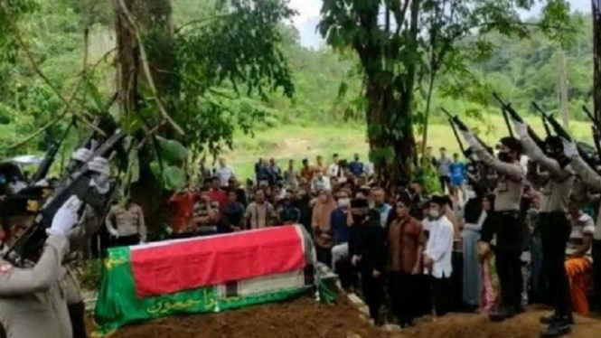 Diduga Soal Sengketa Tanah, Anggota Polsek Bantar Gebang Tewas Ditikam (Foto istimewa)