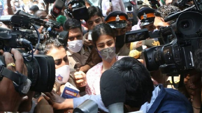 Industri Bollywood Bereaksi Atas Sikap Media Terhadap Rhea Chakraborty di kantor NCB (Foto Instagram)