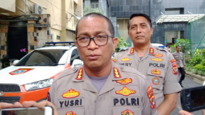 Buntut Aksi Brutal Oknum TNI, Polisi Sebut 2 Warga Jadi Korban Penusukan Saat Polsek Ciracas Diserang (Foto antvklik.com)