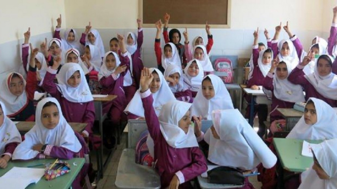 sekolah iran