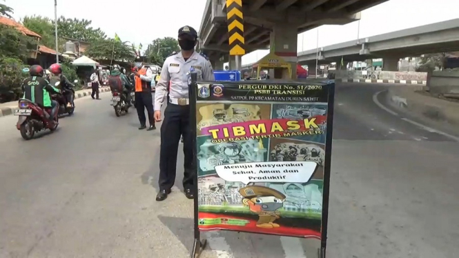 Operasi Check Point PSBB Kalimalang Berlakukan Sanksi dan Denda