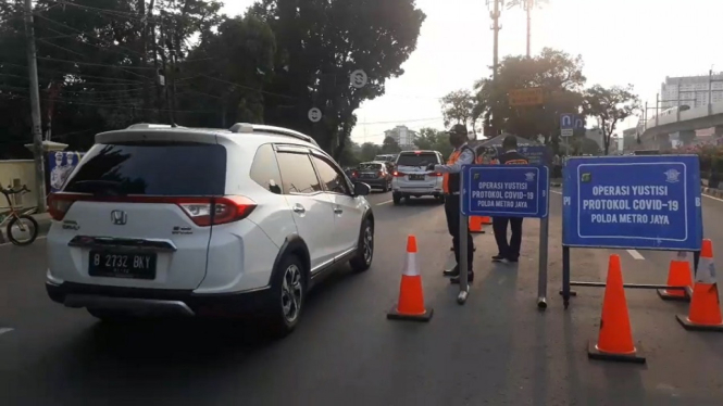 Razia Protokol Covid-19 di Check Point Perbatasan Tangsel – Jakarta