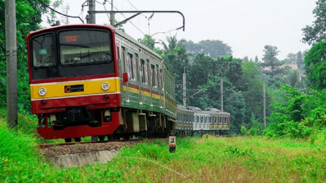 krl commuter foto twitter info commuter line