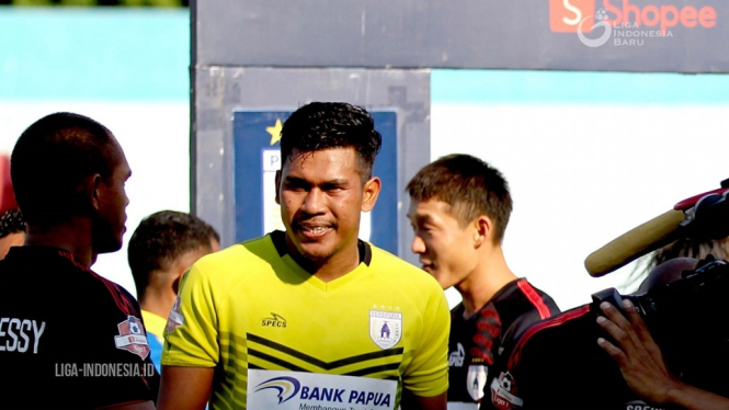 Kiper Senior Persipura Dede Sulaiman cidera tak membuatnya menyerah