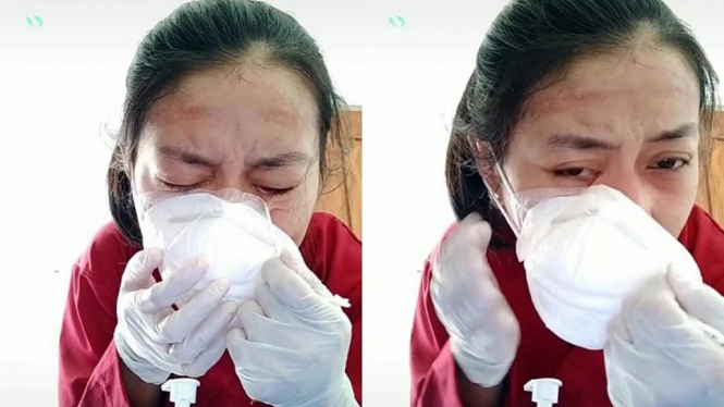 Video Menyentuh Seorang Perawat Pasien Covid-19 Kesakitan Saat Membuka Masker (Foto Kolase Tangkap Layar Video)