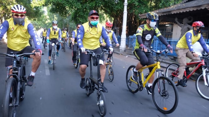 Gowes Polda Jateng Sambil Sosialisasi Protokol Kesehatan Covid-19 ke Masyarakat