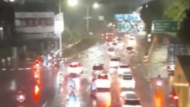 Curah Hujan Tinggi, Beberapa Wilayah di DKI Jakarta Sudah Digenangi Banjir (Foto Tangkap Layar Video Youtube)