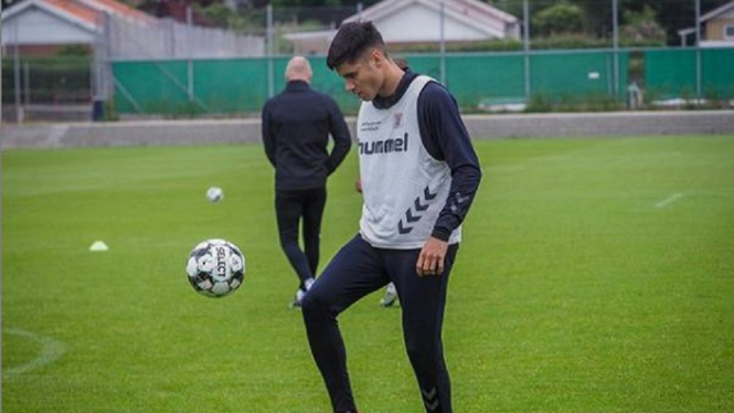 Kevin Diks Bakarbessy keturunan Maluku Belanda 1