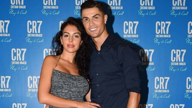 Bikin Gemas, Alana Martina Larang Cristiano Ronaldo Cium Georgina Rodriguez (Foto: Instagram/@georginagio)
