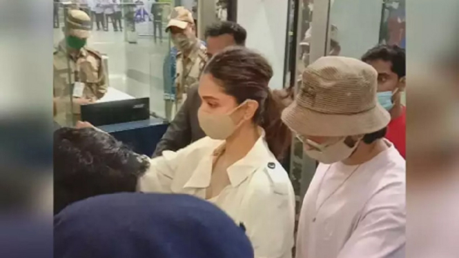 Deepika Padukone dan Sang Suami, Ranveer Singh Tiba di Bandara Goa (Foto Tangkap Layar Video Twitter)