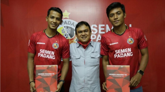 Semen Padang Irsyad Maulana dan Leo Guntara pulang kampung dari PSM Makassar