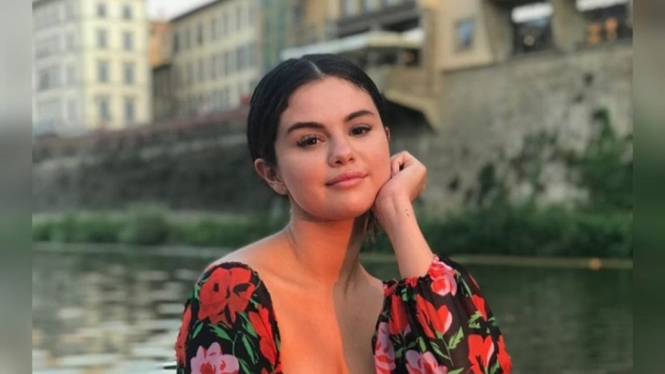 Pamer Bekas Luka Operasi Transplantasi Ginjal, Selena Gomez Banjir Pujian (Foto: Instagram)