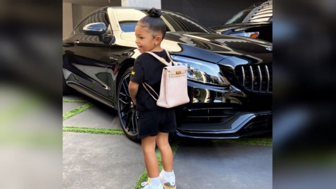 Hari Pertama Masuk PAUD, Anak Kylie Jenner Bawa Tas Seharga Rp148 Juta (Foto: Instagram)