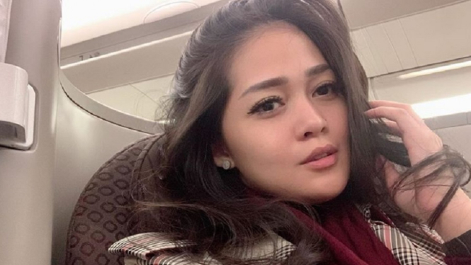 Gracia Indri Pamer Foto Mesra Bareng Bule, Pacar Baru? (Foto: Instagram)
