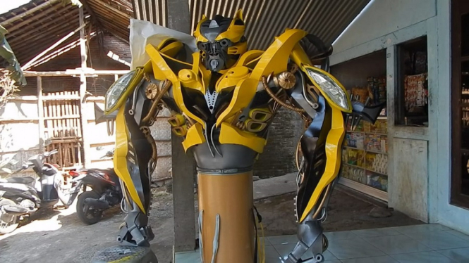 Ada Kampung Robot Transformers di Lereng Gunung Merbabu