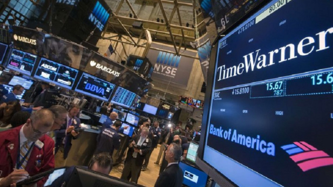 Traders work on the floor of the New York Stock Exchange