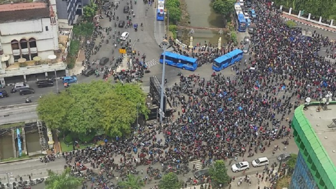 Aksi Demo Marak di Jakarta dan Daerah Lain, IHSG Menguat Nyaris 1% (Foto Istimewa CCTV)