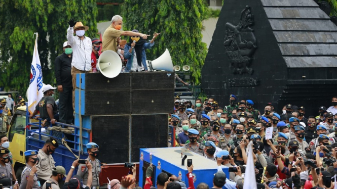 ganjar temui pengunjuk rasa